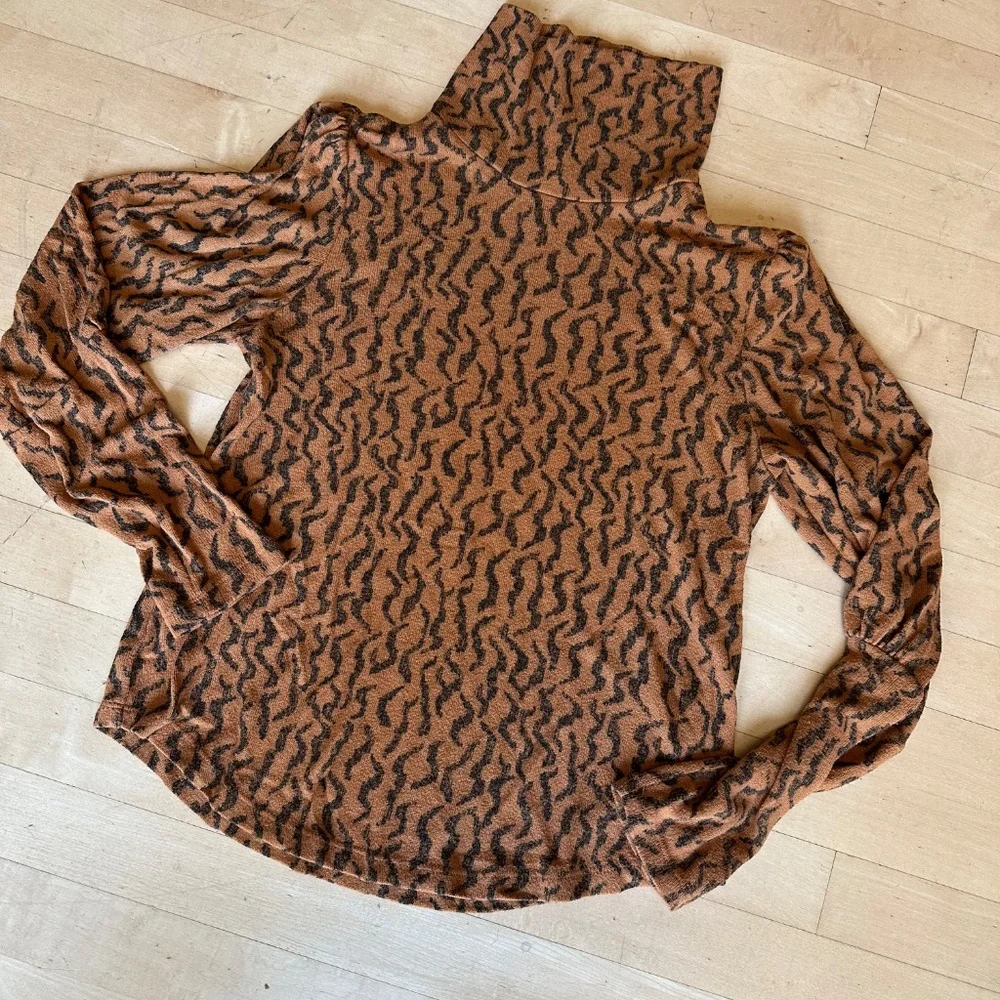 Anthropologie Puff sleeve turtleneck top, S,  CB2439 - Picture 2 of 4